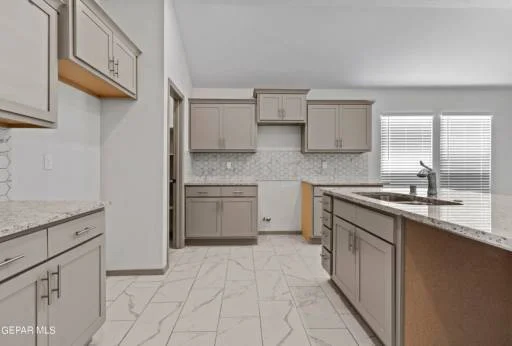 1212 Irish Summer Place 25