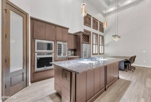 1276 Desert Night Street 23