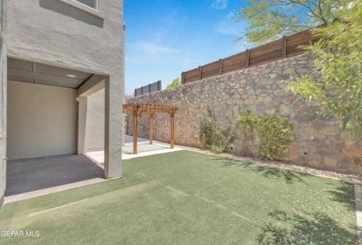 1276 Desert Night Street 30