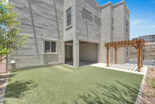 1276 Desert Night Street 31