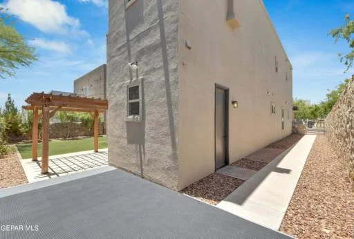 1276 Desert Night Street 49