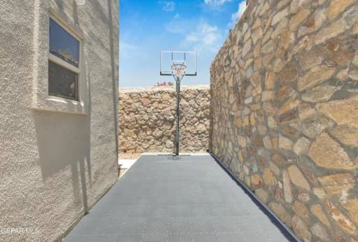 1276 Desert Night Street 50