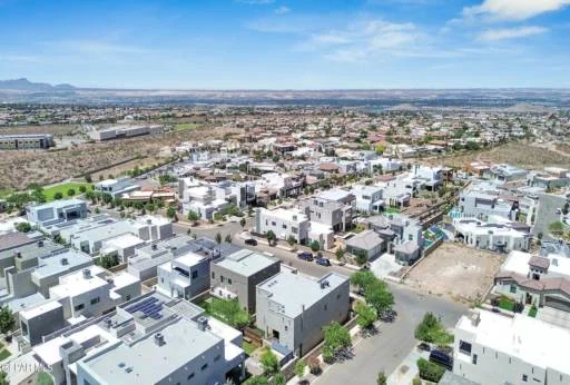 1276 Desert Night Street 63