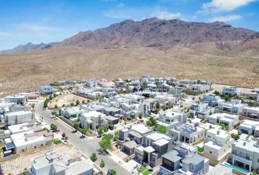 1276 Desert Night Street 65