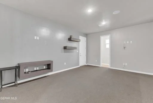 1276 Desert Night Street 10
