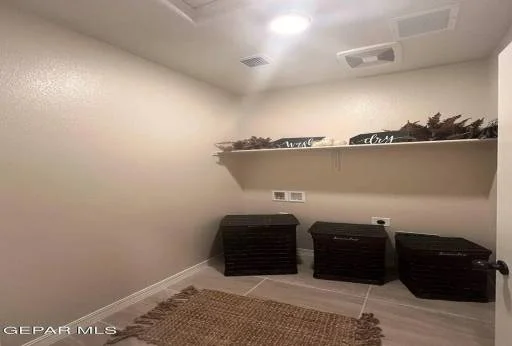 12805 Giovanni Grajeda Avenue 7