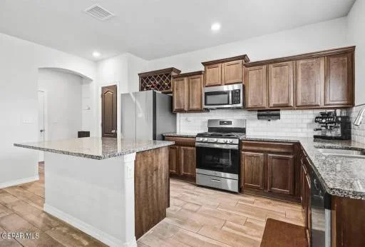 12268 DESERT PINE Avenue 18