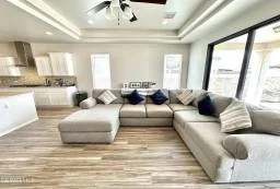 Cover Home 6