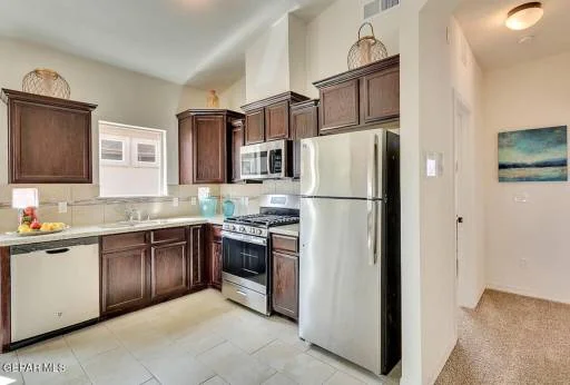 13805 Summer Story Avenue 8