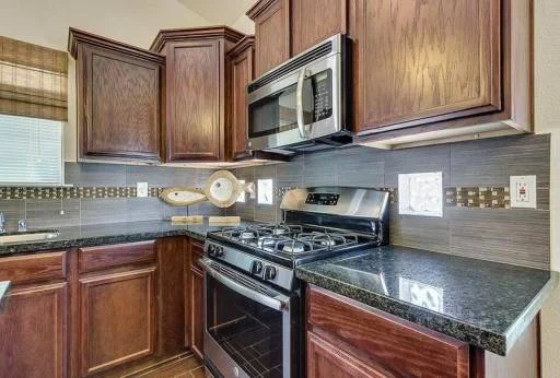 13857 Summer Story Avenue 23