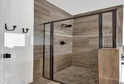 Cover Home 32