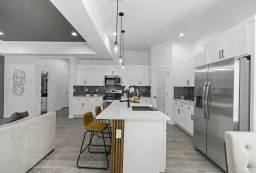 Cover Home 24