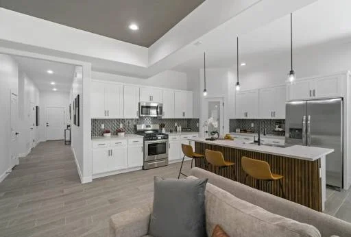 13901 Summer View Avenue 20