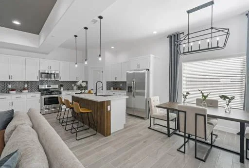 13901 Summer View Avenue 22