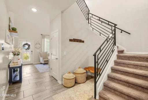 13016 RUNWAY Avenue 6