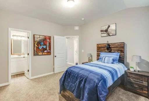 13973 Margaret Ponce Avenue 5