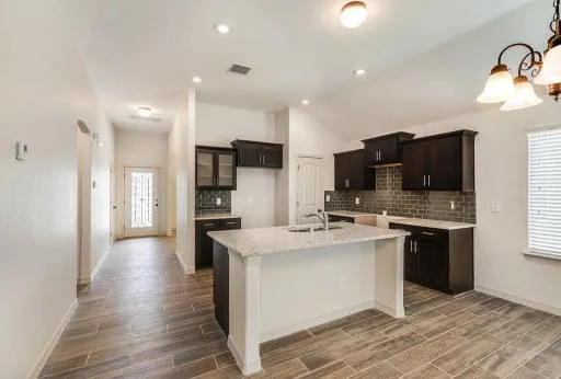 13976 Margaret Ponce Avenue 8