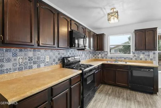 14200 PACIFIC POINT Drive 10
