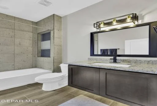 13083 Emerald Hills Avenue 20