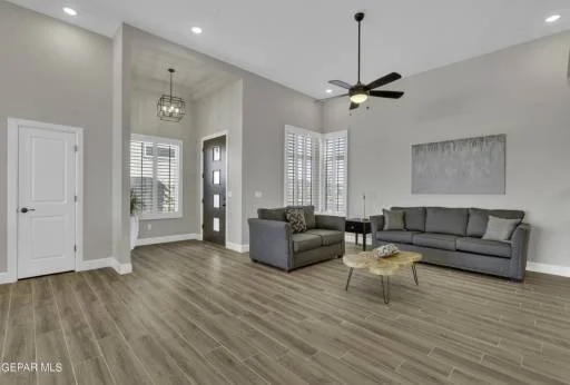 13083 Emerald Hills Avenue 29
