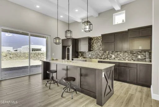 13083 Emerald Hills Avenue 32