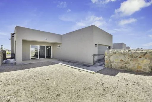 13083 Emerald Hills Avenue 35