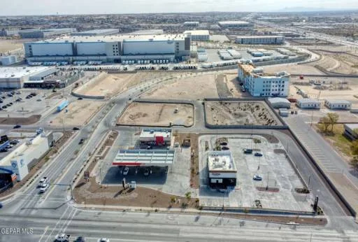 13087 Emerald Hills Avenue 18