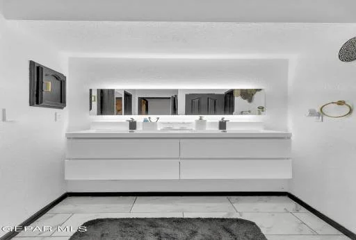 1449 MISSY YVETTE Drive 14