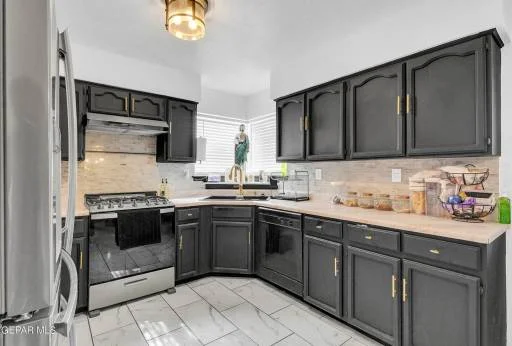 1449 MISSY YVETTE Drive 3