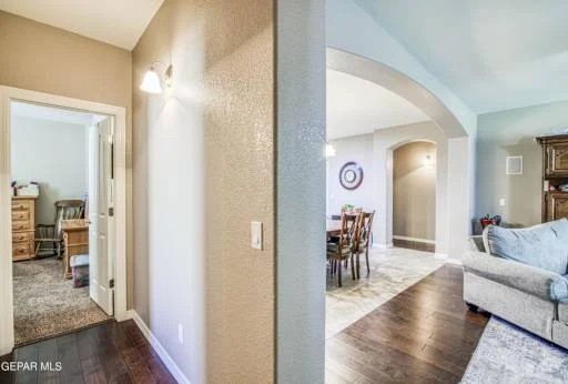 14701 HUNTERS GROVE Avenue 19