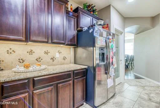 14701 HUNTERS GROVE Avenue 25