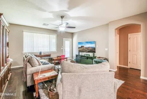 14701 HUNTERS GROVE Avenue 28