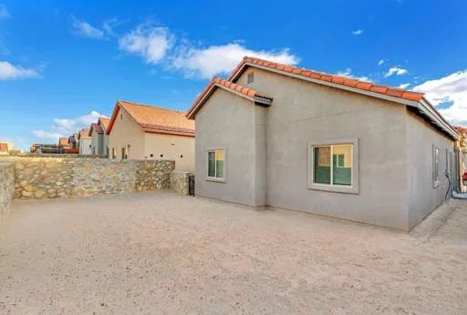 14761 MIKE A MENDOZA Avenue 5