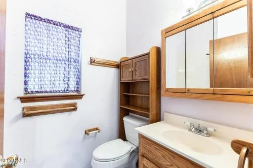 2204 ROBERT WYNN Street 5