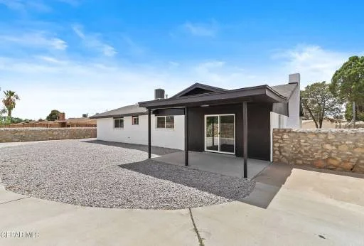 2216 Lee Elder Drive 4