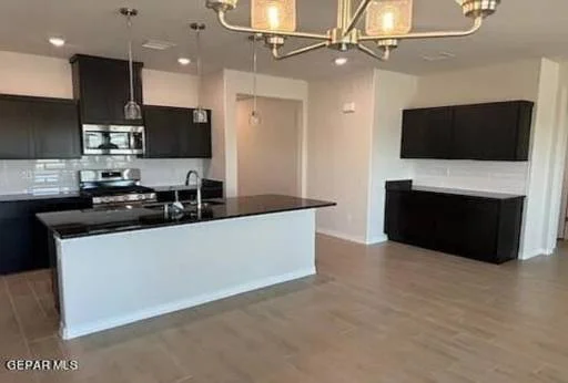2233 SMALL MOUNTAIN Place 11