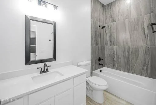 228 Emerald Rock Place 25