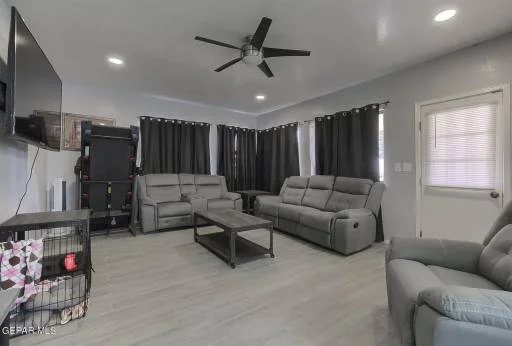 232 McKinney Street 14