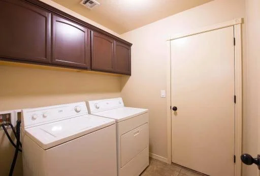 2325 HONEY COMB Place 8