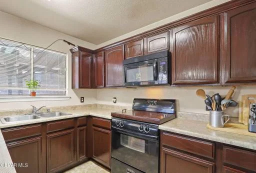 2428 Poet Point Place 9