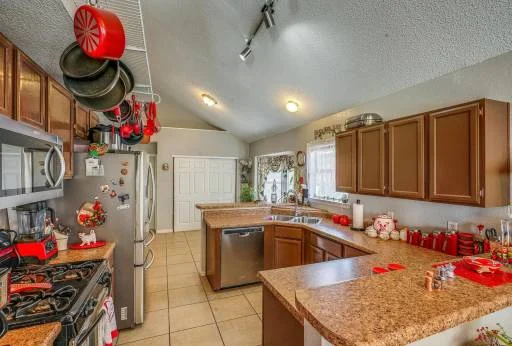 2429 Juliette Low Drive 7