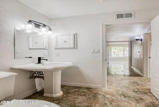 2601 ED FURGOL Court 20