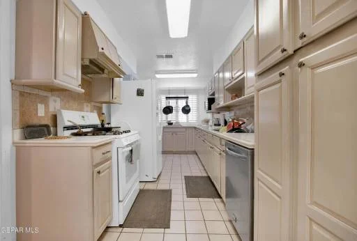 2801 BRADY Place 6