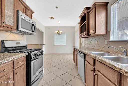 2885 MAGIC ROCK Drive 9