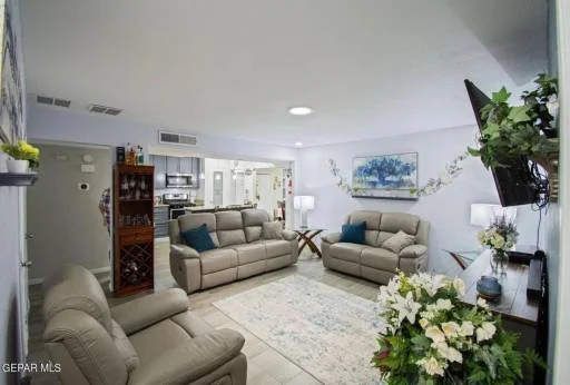 301 GRAMBLING Court 15