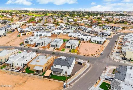 305 Emerald Rise Drive 32