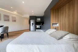 Cover Home 4