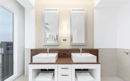 2904 at Waldorf Astoria 25