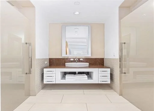 2904 at Waldorf Astoria 30