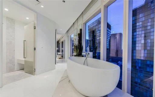 2508 at waldorf astoria 28